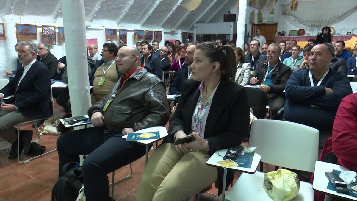 La captura massiva en el control de plagues ha reunit al sector primari de la península Ibèrica al delta de l’Ebre