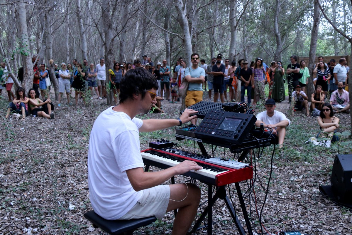 Descentralització i risc: Eufònic prepara les bases futures del festival amb una dotzena edició de transició El públic habitual agraeix l’esforç d’ada