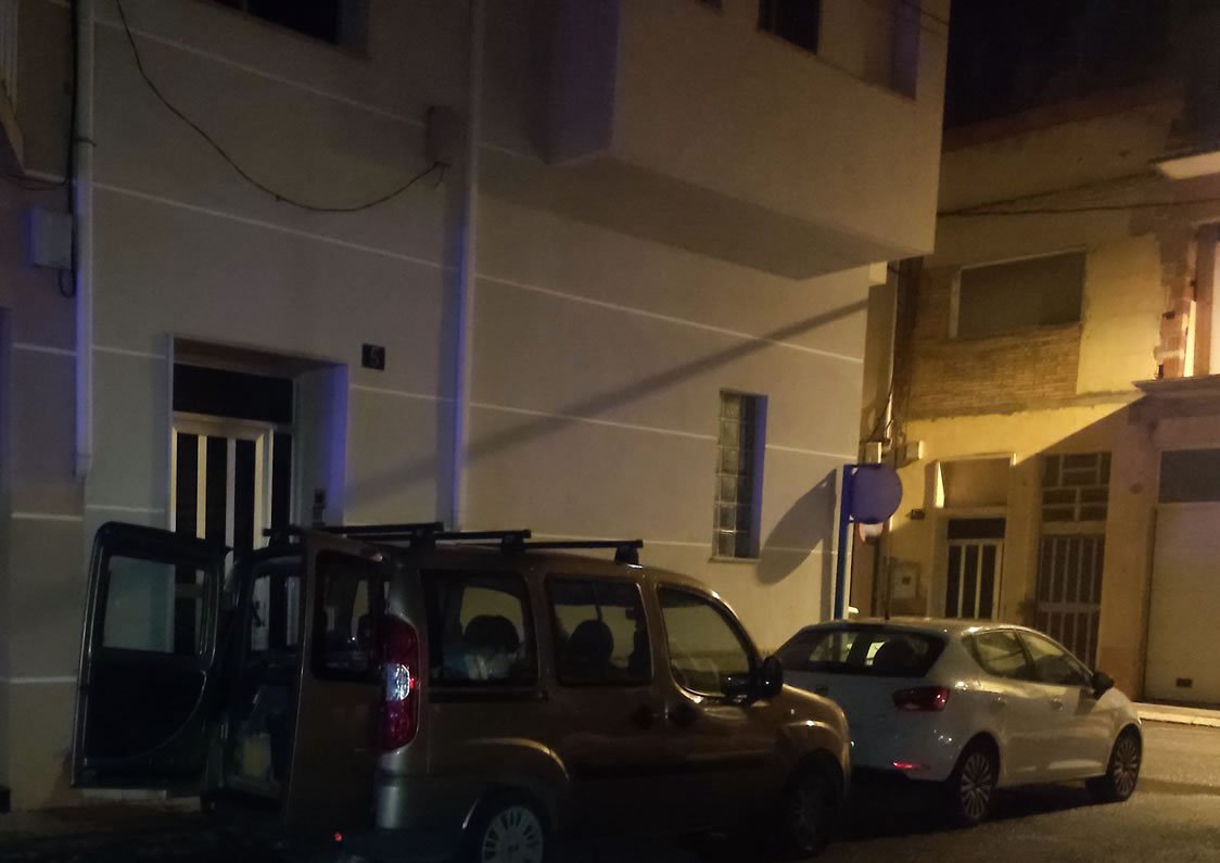 Els Mossos d’Esquadra detenen dos homes per un robatori a interior de vehicle a Amposta