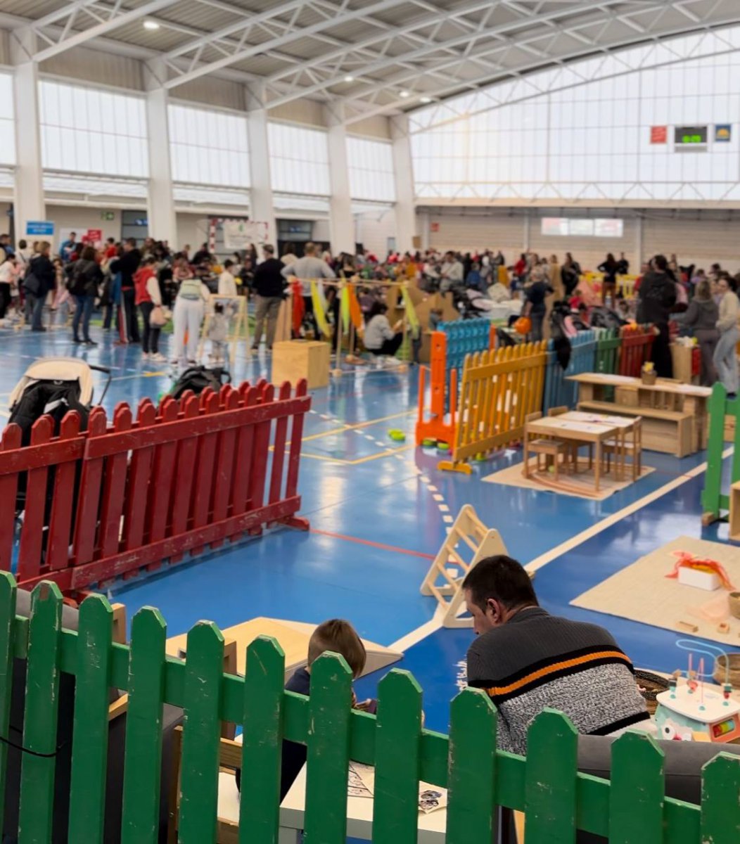 Prop d’un miler de xiquetes i xiquets gaudeixen del Saló de Pasqua d’Amposta