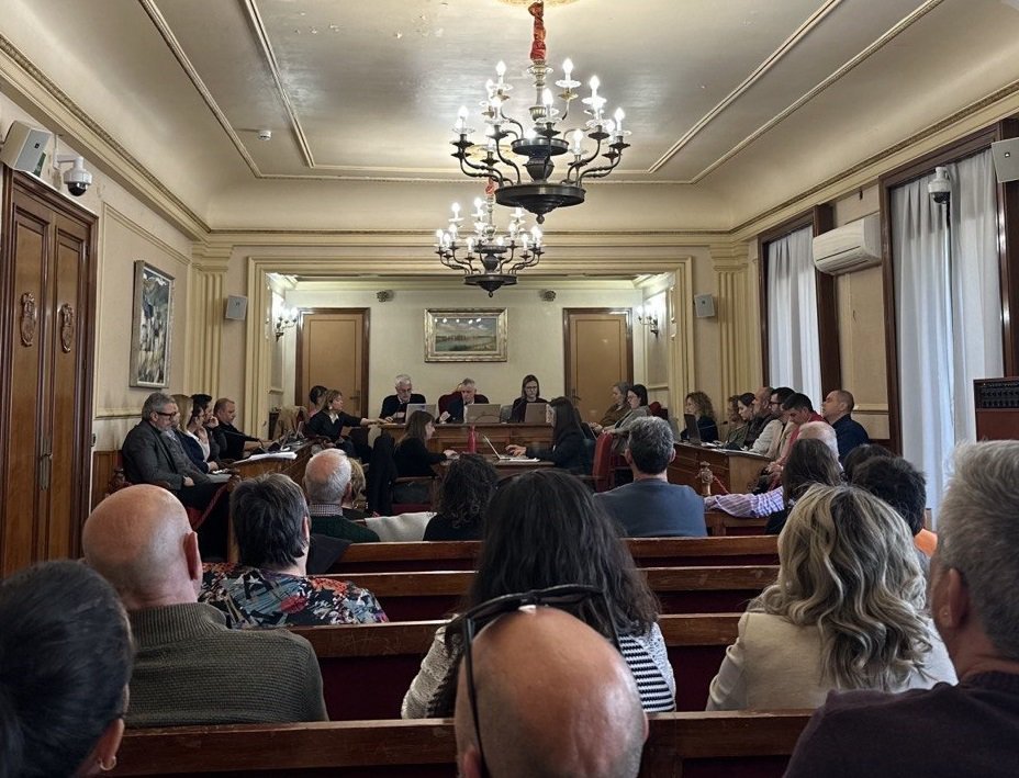 Amposta tanca els comptes del 2025 amb superàvit i el govern destaca que el deute s&rsquo;ha reduït fins al 36%