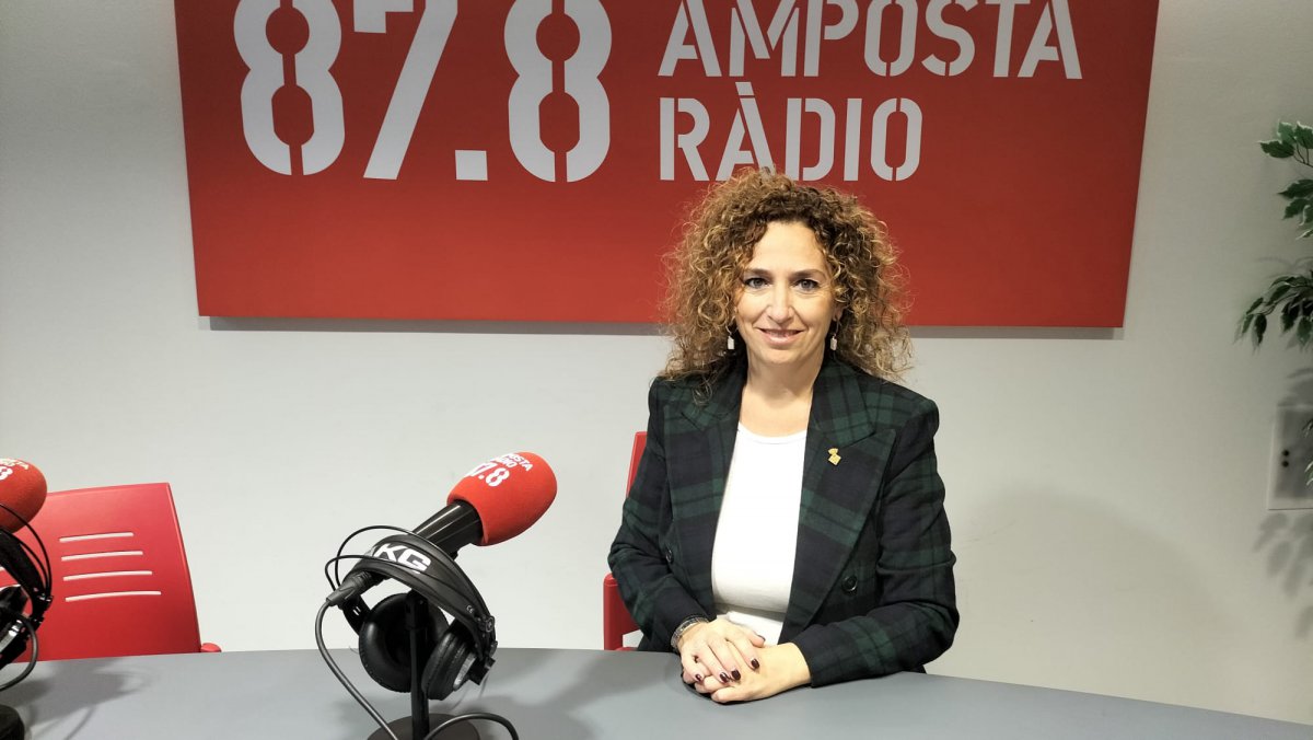 Entrevista Mercat de Santa Llúcia amb Anna Tomàs, regidora de comerç i festes 11 12 2024