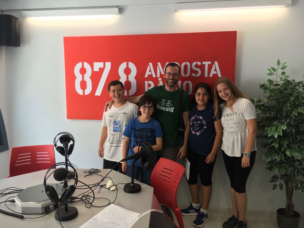 ENTREVISTA ALS ALUMNES DEL CONSOL FERRÉ: CAMPANYA DE RECICLATGE DE MÒVILS