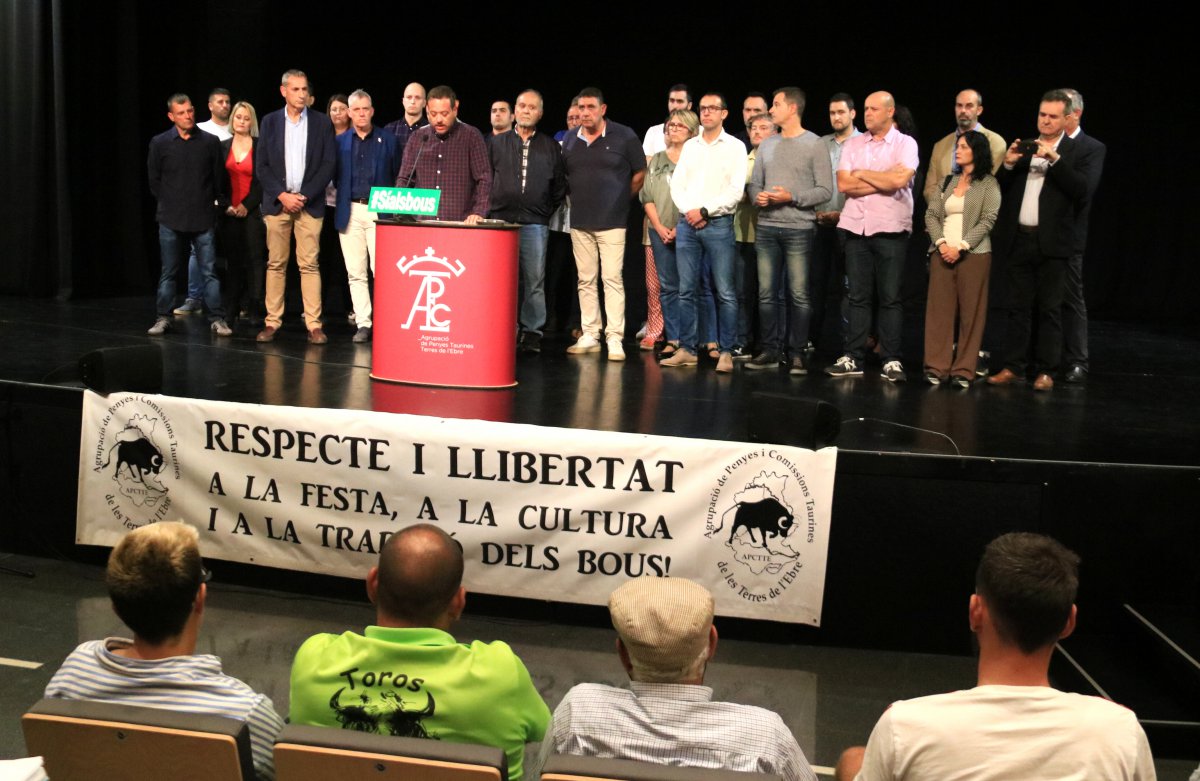 Penyes taurines, ajuntaments i consells s’uneixen per rebutjar la proposició contra tres modalitats de bous