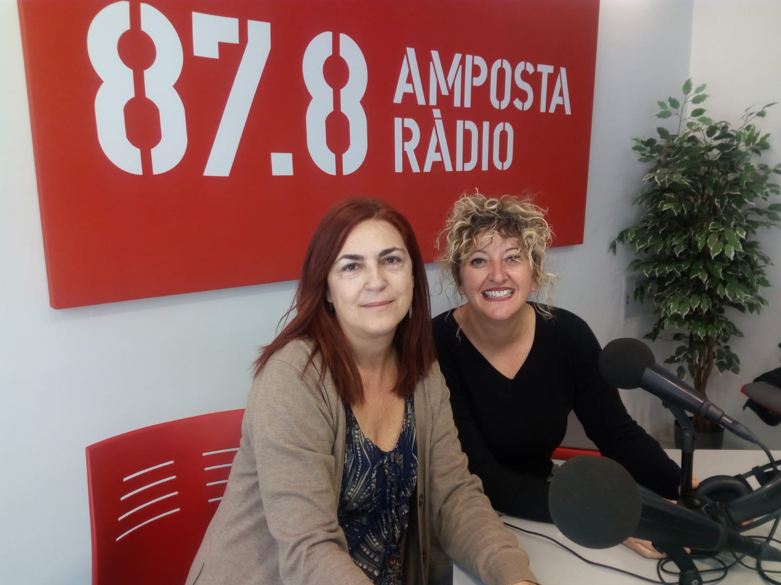 ENTREVISTA EXPOSICIÓ ALUMNES COL.LEGI AGUSTÍ BARBERÀ