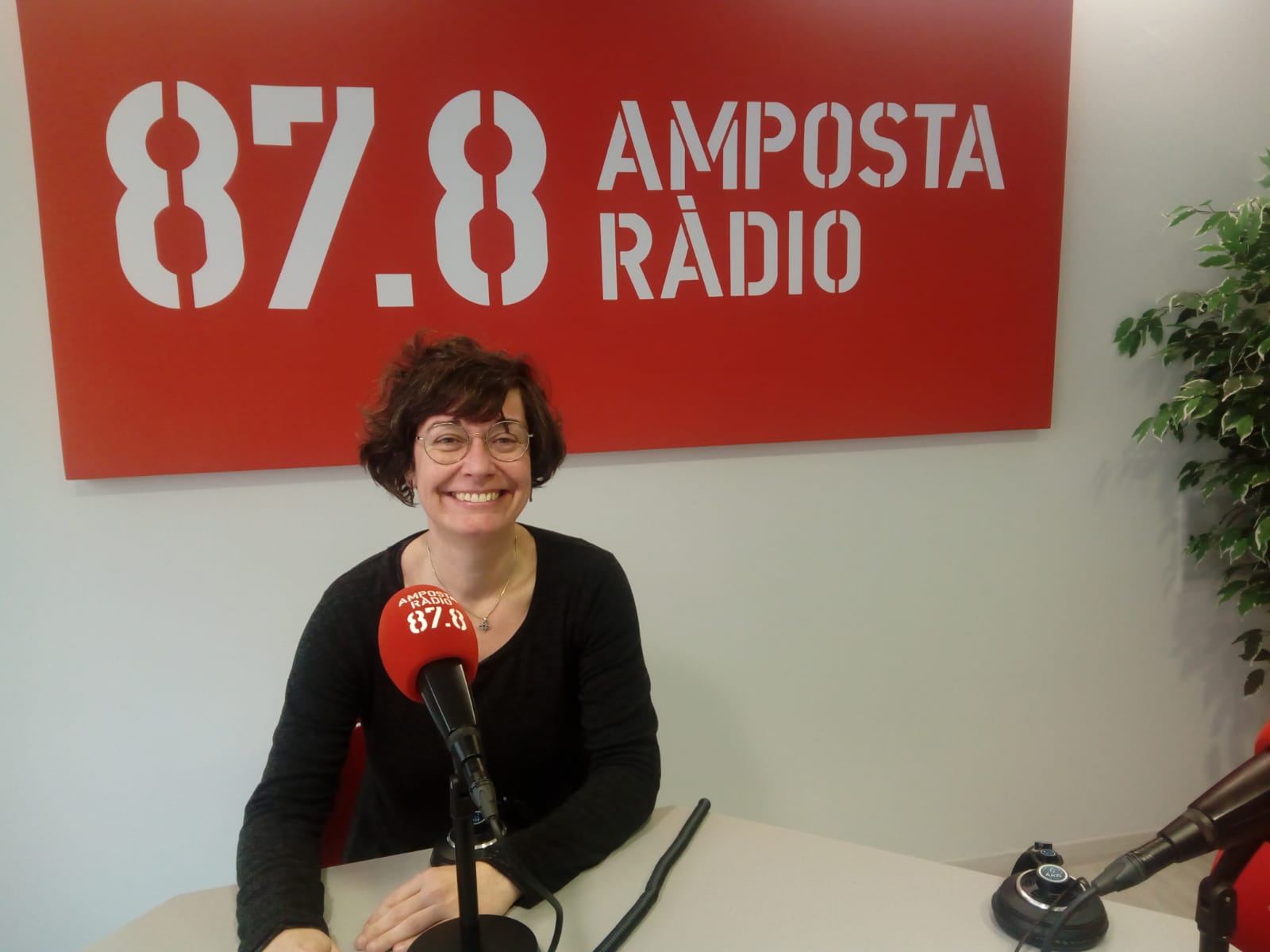 ENTREVISTA A TERESA FERRÉ,-EXPOSICIÓ " EL LLAPIS ARMA DE GUERRA"