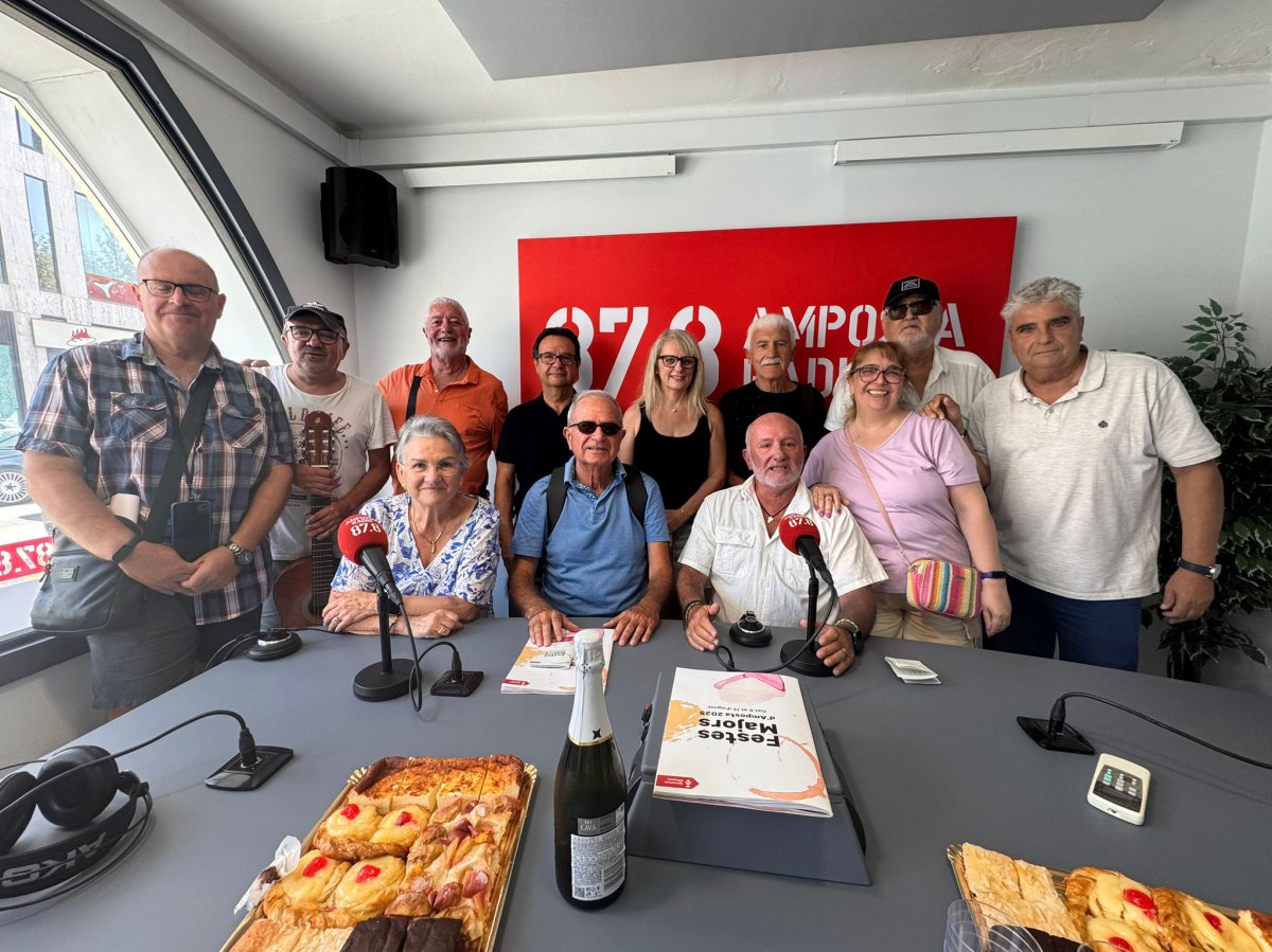 Homenatge a Manel Ramón: la veu d’Amposta Ràdio es jubila, però no s’apaga