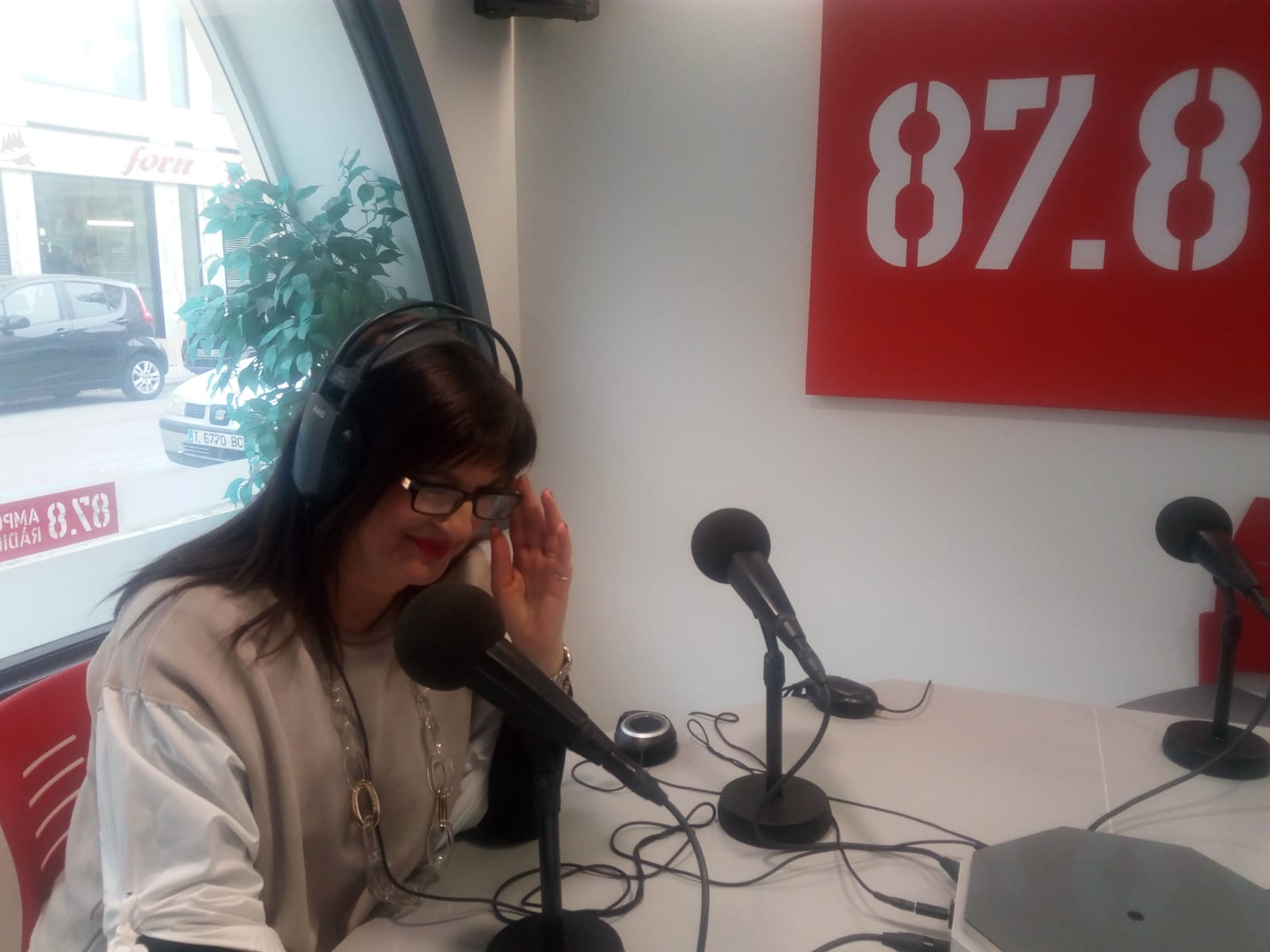 ESPAI BIBLIOTECA AMB JOANA SERRET