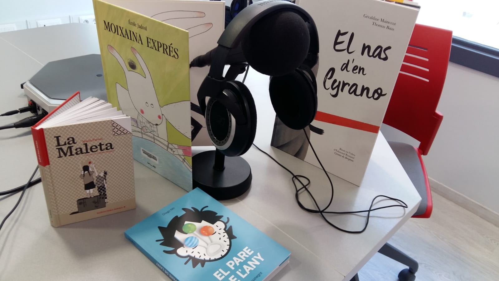 ESPAI BIBLIOTECA INFANTIL: AMB MARÍA BARBERÀ