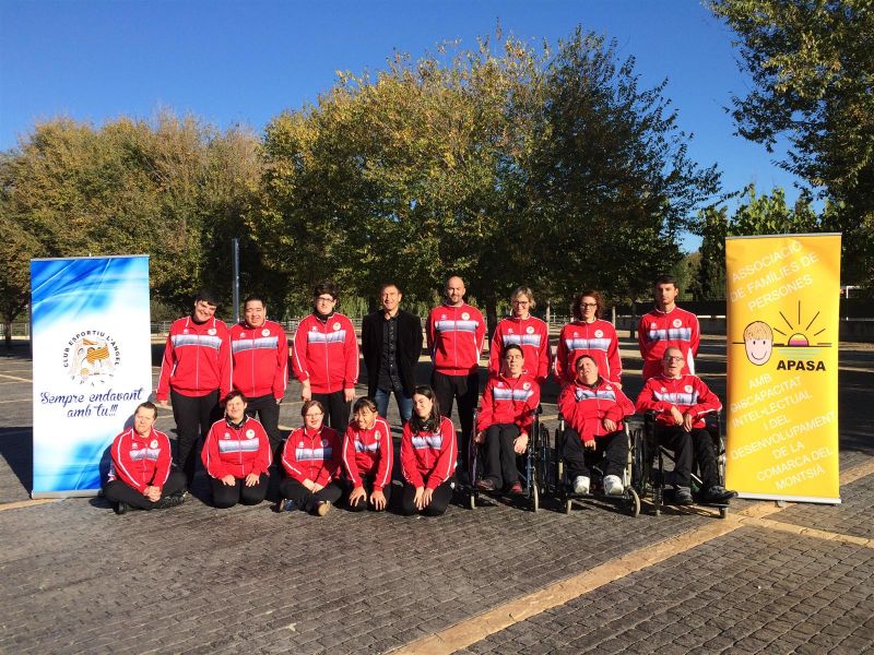 Onze esportistes del Club Esportiu l’Àngel-APASA i 4 entrenadors es preparen per assistir als Jocs Special Olympics 2016 representant Catalunya ,que enguany, se celebraran del 23 al 27 de novembre a R
