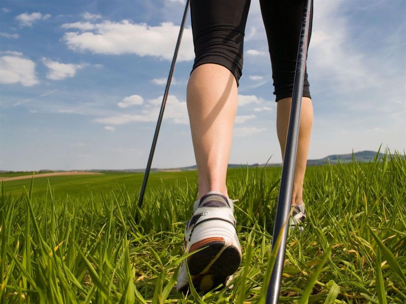 ESPORT I SALUT: NORDIC WALKING