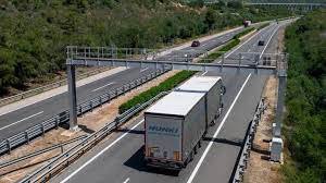 El Ministeri de Transports licita la redacció del projecte per fer el tercer carril del tram ebrenc de l’AP-7