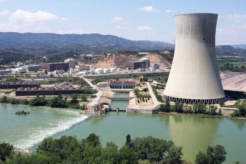 Els municipis beneficiaris de l´impost nuclear lamenten que se´ls privi d´uns recursos "imprescindibles" i "urgents"
