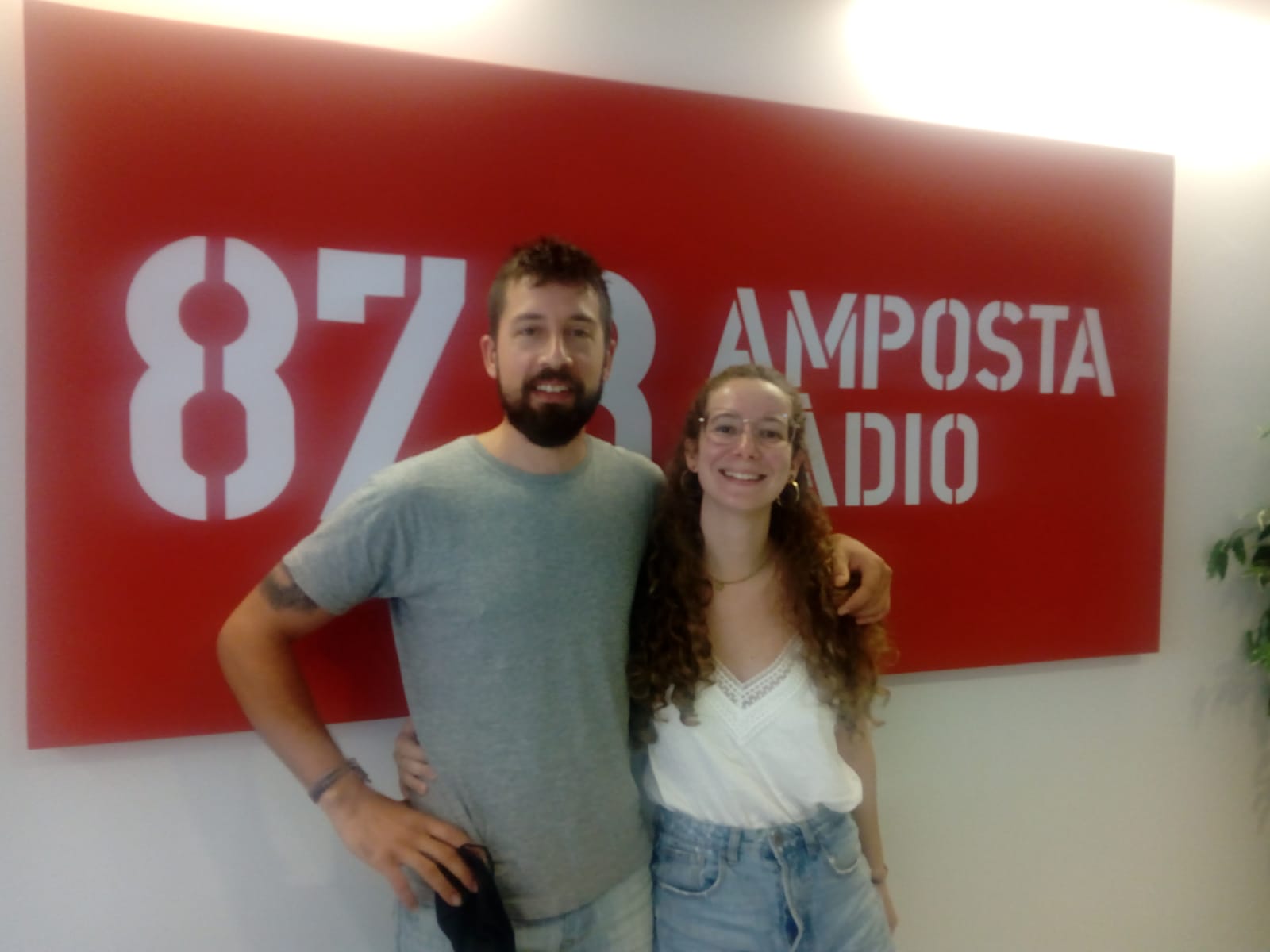 ENTREVISTA A  HELENA HERRAIZ I JOEL LUNA, EMPRENEDORS DE LES BOTIGUES  LLIBRERIA LA ROMÀNTICA I KAYA DISCS  DE VINIL