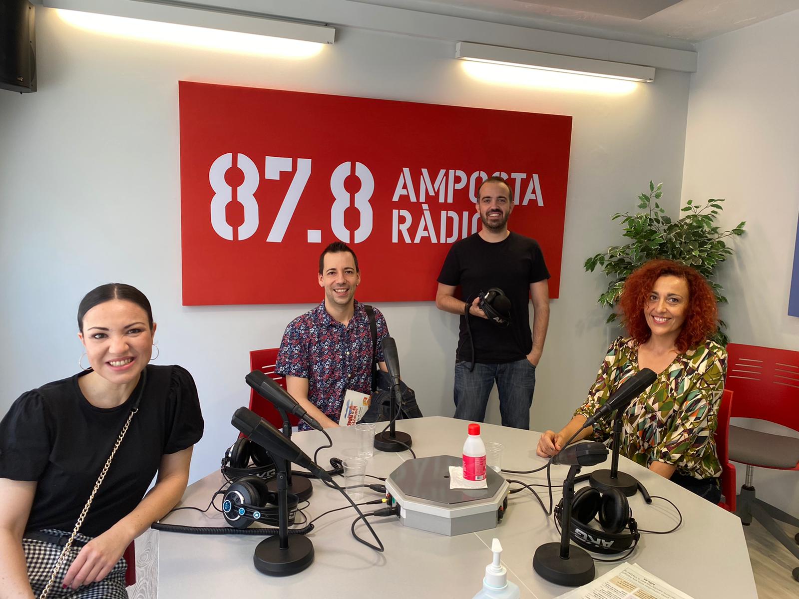 ENTREVISTA ALS ACTORS DE LES VARIETÉS DEL CASINO AMPOSTINO