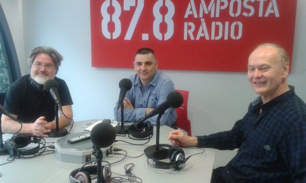 ENTREVISTA A LES BANDES I CREA PER LA FESTA DEL MERCAT A LA PLAÇA