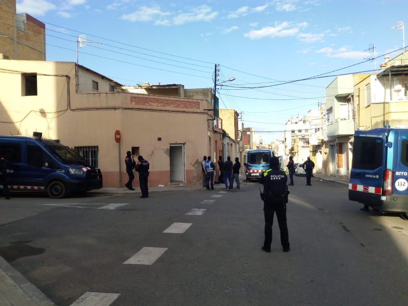Tres detinguts a Amposta en una nova operació contra el tràfic de drogues al barri de les Quintanes