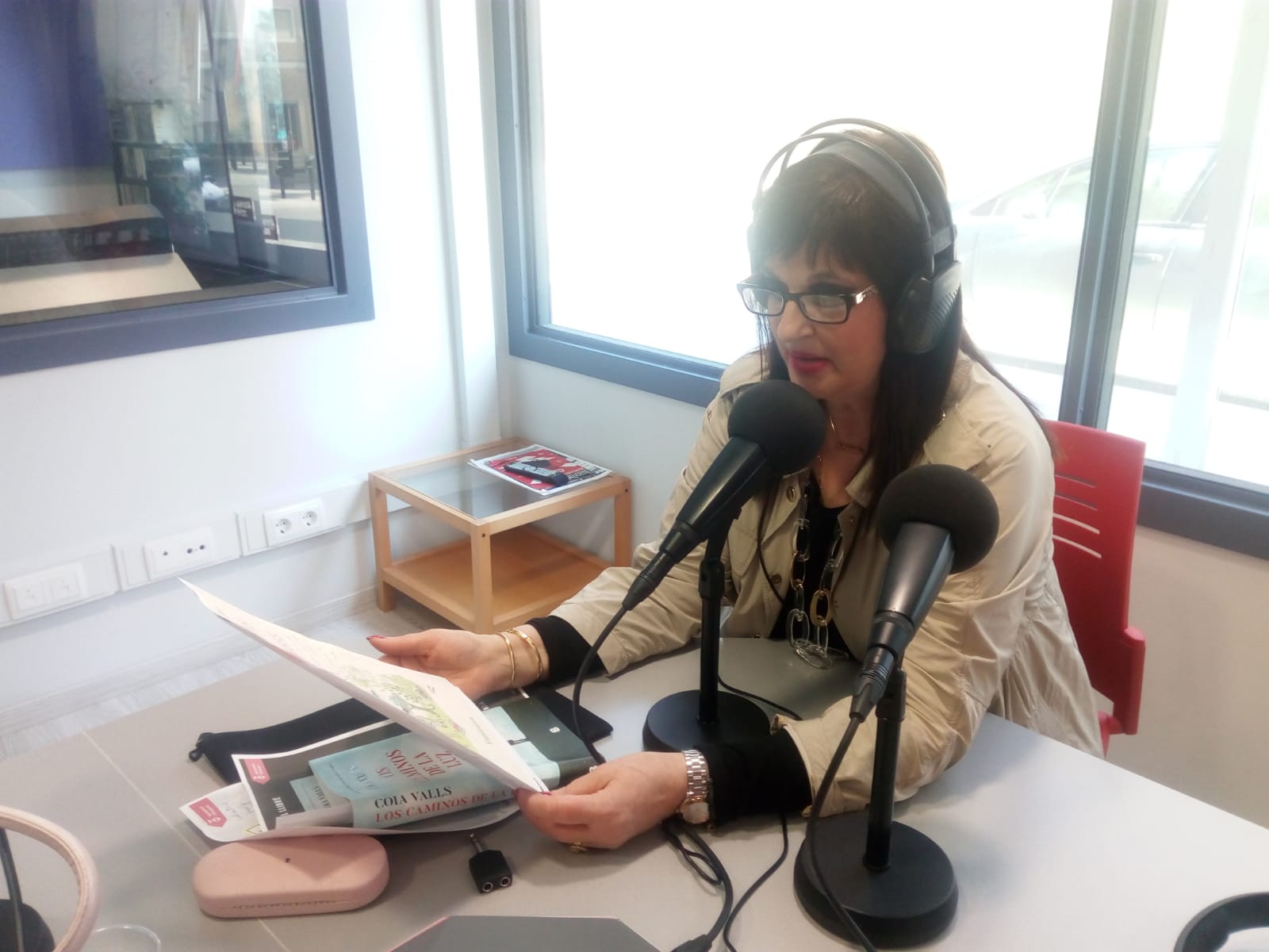 ESPAI BIBLIOTECA COMARCAL AMB JOANA SERRET