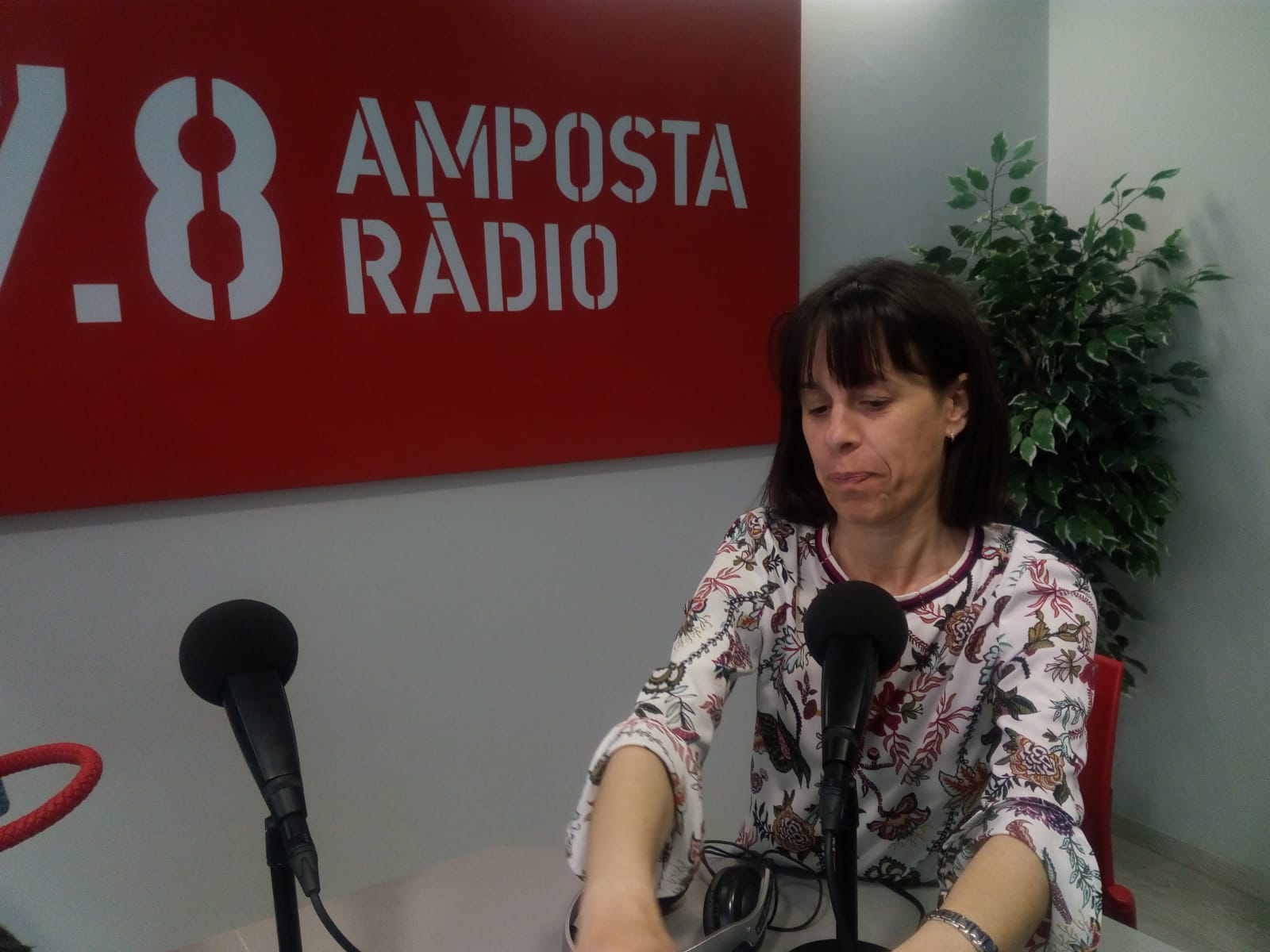 ENTREVISTA A INÉS MARTÍ, REGIDORA DE CULTURA, PRESENTACIÓ DEL CARTELL DE LA X1 FESTA DEL MERCAT A LA PLAÇA