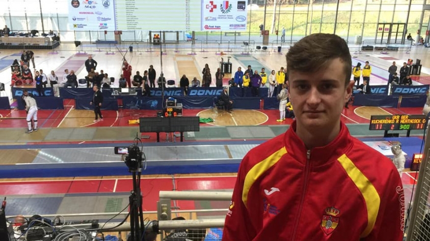 Bon paper dels tiradors d´esgrima ampostins al campionat de Catalunya