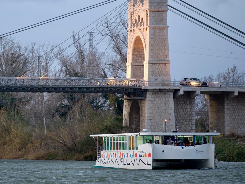 L&rsquo;embarcació fluvial La Perla d&rsquo;Amposta acull més de 700 estudiants