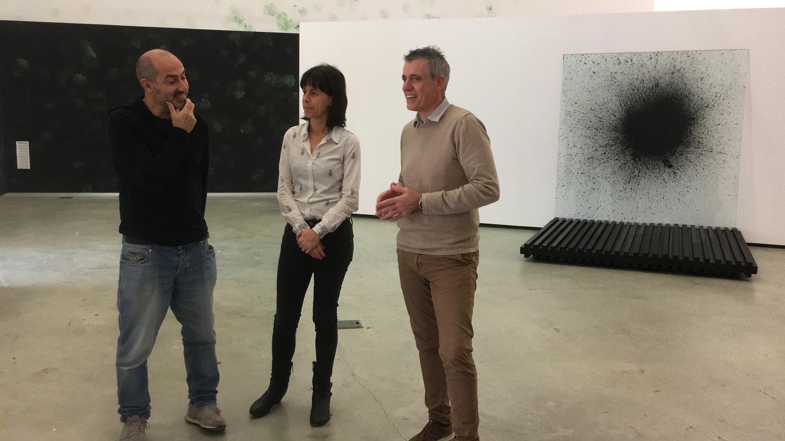 Carles Guerra posa en valor amb “Treballs” la condició local de les últimes peces que va crear per exposar   