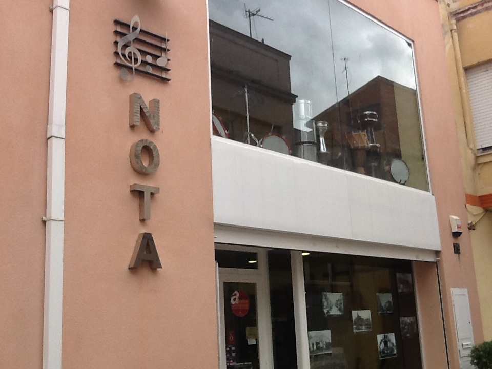 COMERÇ A AMPOSTA: LA NOTA 