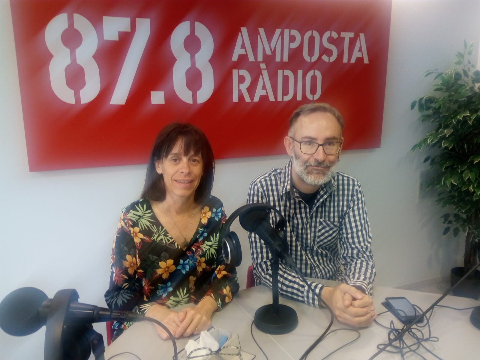 ENTREVISTA A INÉS MARTÍ (REGIDORA DE CULTURA)  I TOMÀS SIMÓN (COMPOSITOR) PER A LA FESTA DEL MERCAT A LA PLAÇA