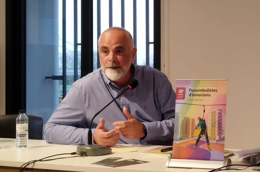 L&rsquo;escriptor ampostí Jesús Serrano presenta el seu nou llibre, "Funambulista d&rsquo;emocions"