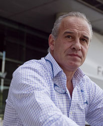 L´ex-jugador del Barça Julio Alberto presenta el seu llibre a Amposta