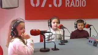 Amposta Educa El Soriano-Montagut visita la ràdio: rimes, exàmens i futurs professionals