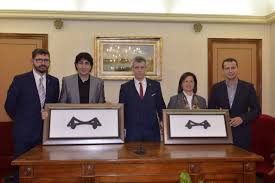 Provocant la Pau rep el premi Amposat i prepara una nova recollida de productes per als refugiats que viuen en edificis abandonats a Atenes