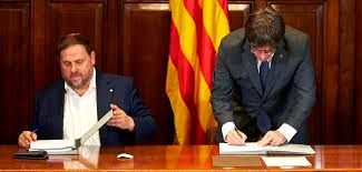 El Parlament aprova la llei del referèndum amb el vot de JxSí i CUP i l´abstenció de CSQP