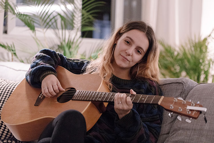 Entrevista a Suu, que ens visita per al concert d’Amposta