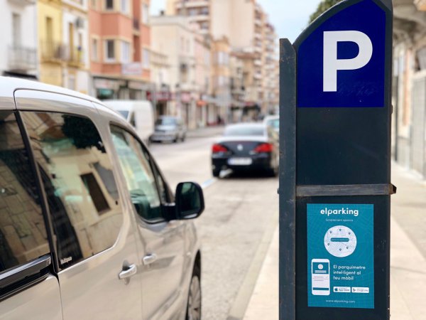 Amposta reactiva provisionalment la zona blava mentre treballa en la nova licitació